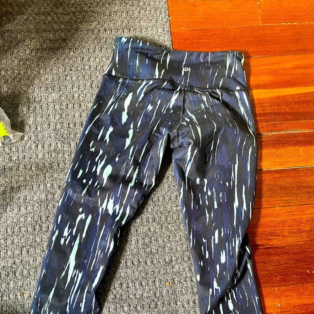 Lululemon size 4 leggings